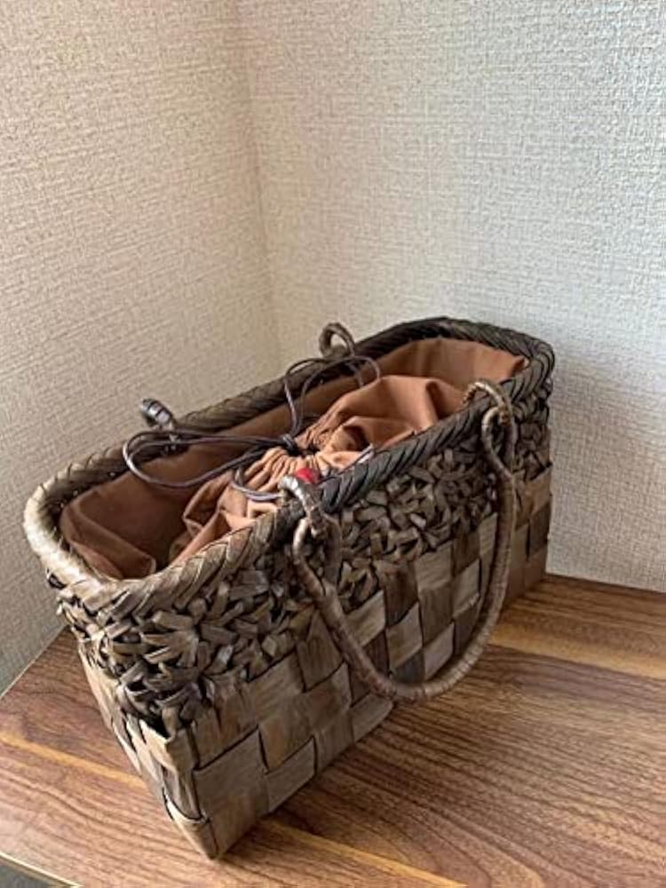 新入荷 未使用品　長野産　職人手編み　ニ色花編み中三つ編み　胡桃山葡萄バッグ 新入荷 未使用品 長野産 職人手編み ニ色花編み中三つ編み 胡桃山葡萄